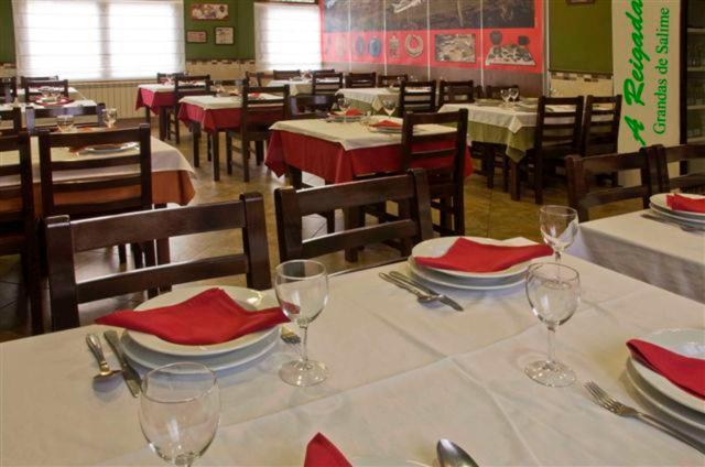 A Reigada Hotel Restaurante Grandas de Salime Eksteriør bilde