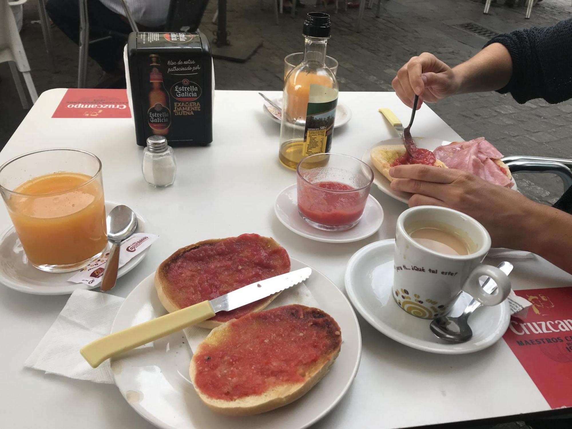 A Reigada Hotel Restaurante Grandas de Salime Eksteriør bilde