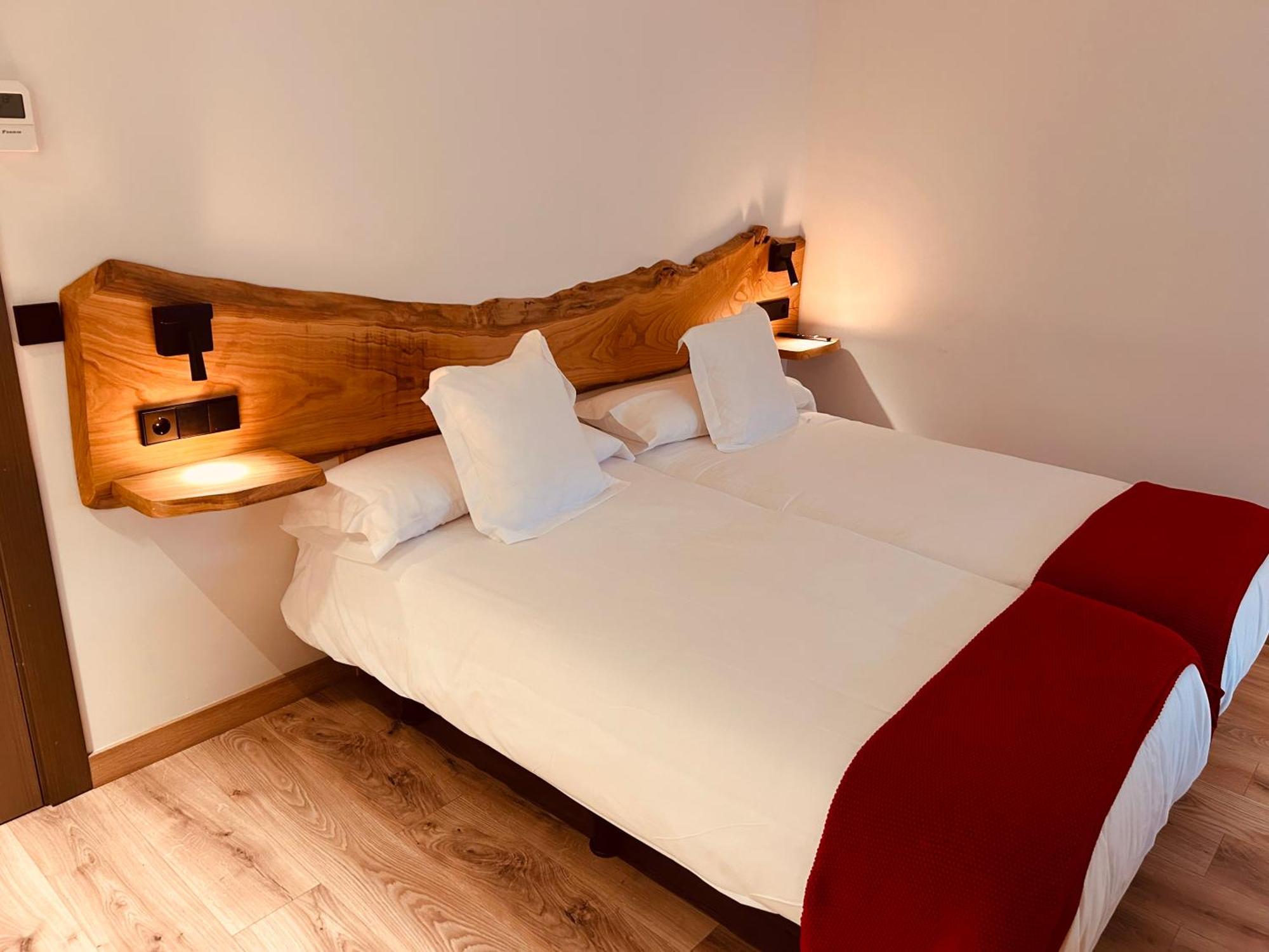 A Reigada Hotel Restaurante Grandas de Salime Eksteriør bilde